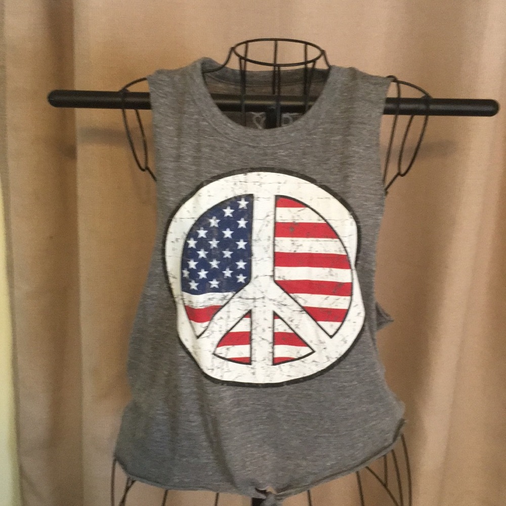 NWOT Chaser ✌️ top